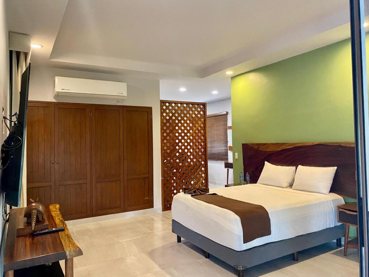 Xuux Peek By Tecnohotel Yaxche Exterior foto